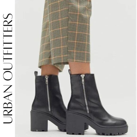 URBAN OUTFITTERS UO Zip Up Boot In Black 9 NIB!